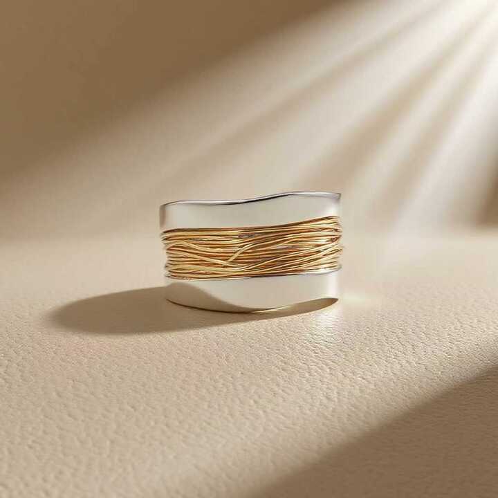 Kira™ Silver Golden Threads Ring