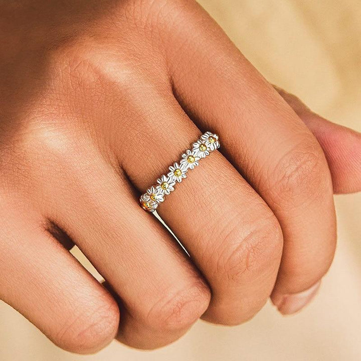 Adeline™ Adjustable Silver and Hand Painted Enamel Daisy Ring