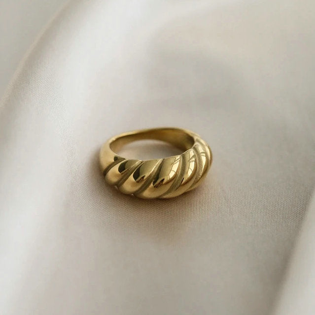 Saylor™ Thick Vintage Ring