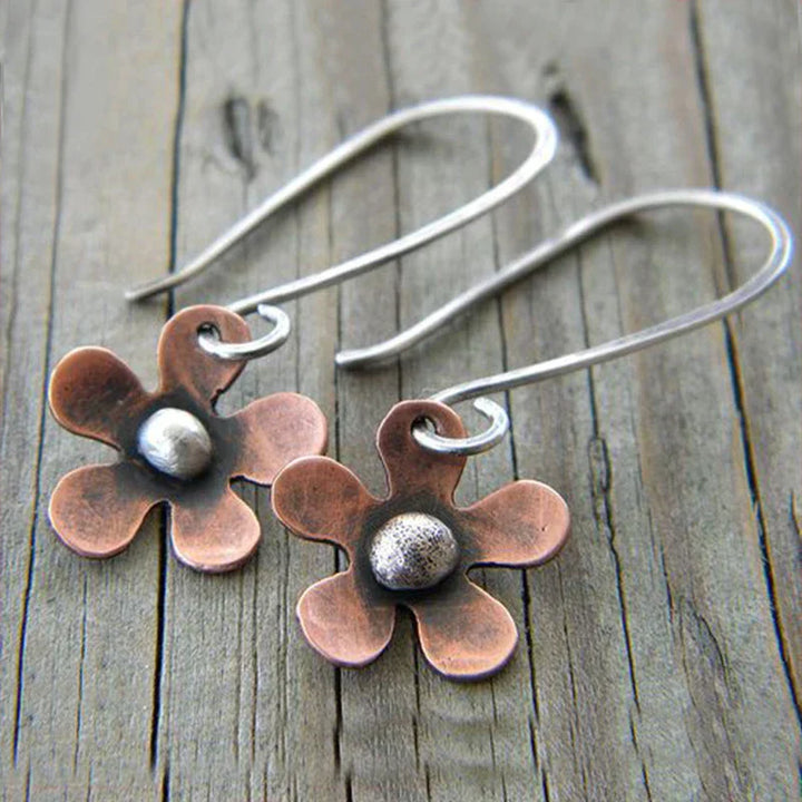 Ophelia™ Vintage Flower Earrings in Silver