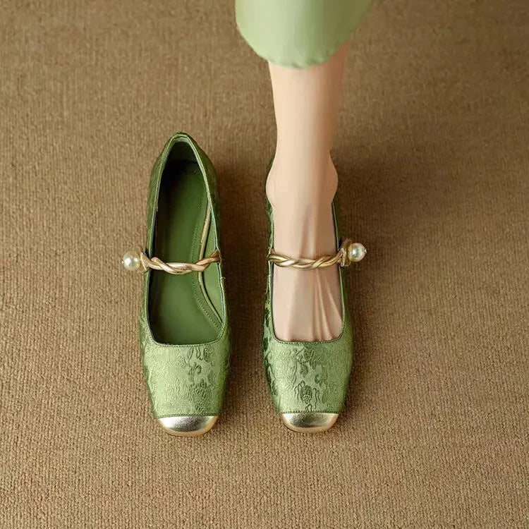 Aisha™ Elegant Vintage Look Flats