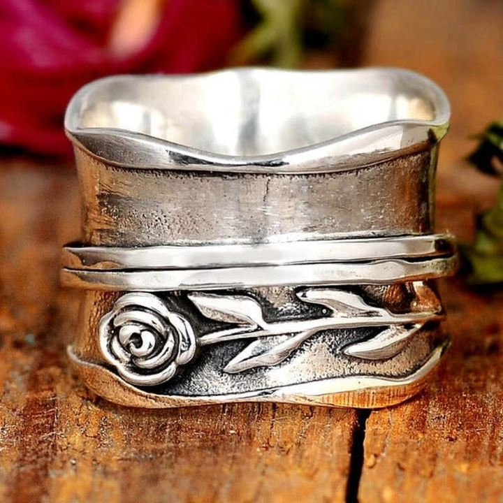 Madeline™ Vintage Silver Flower Ring