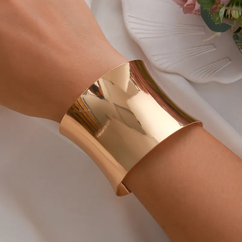 Trinity™ Vintage Golden Bracelet