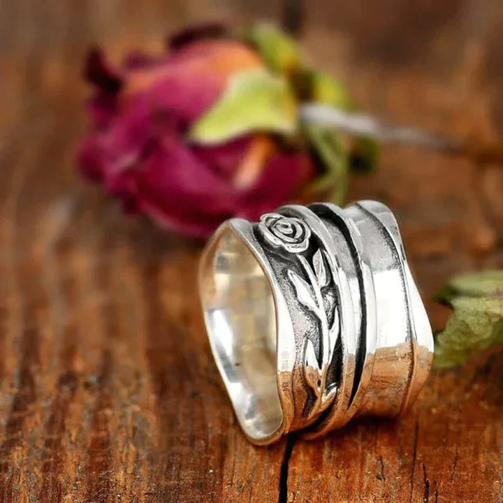 Madeline™ Vintage Silver Flower Ring